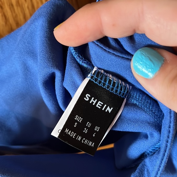 2 Stretchy cropped tops blue, and coffee brown - Picture 2 of 5